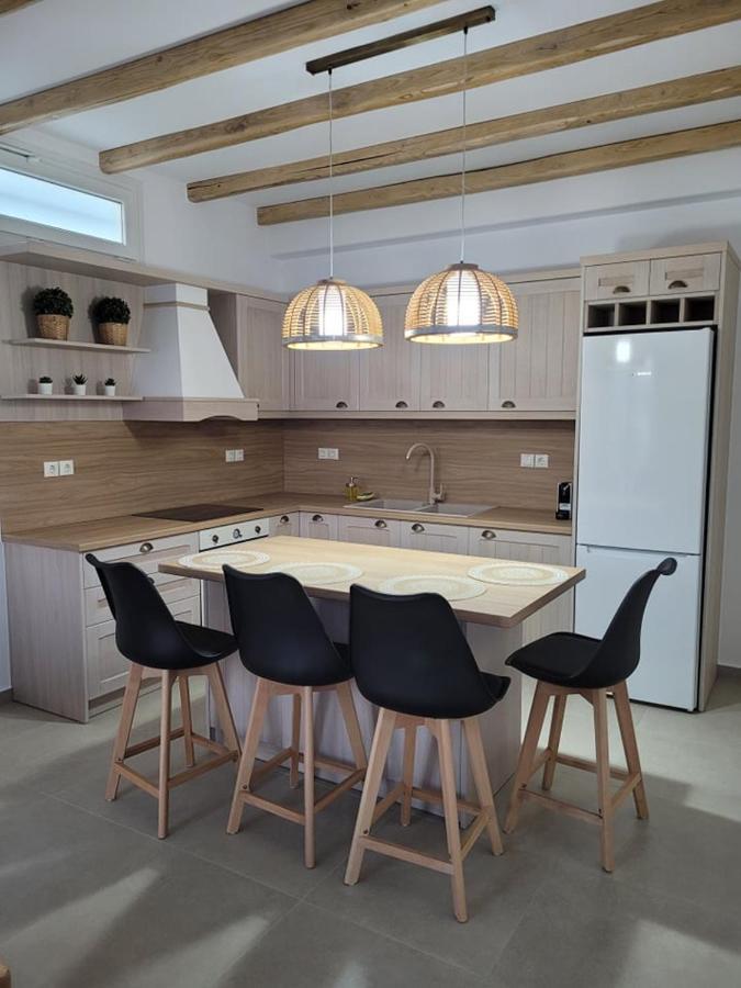 Polivios Suites Αδάμας Εξωτερικό φωτογραφία